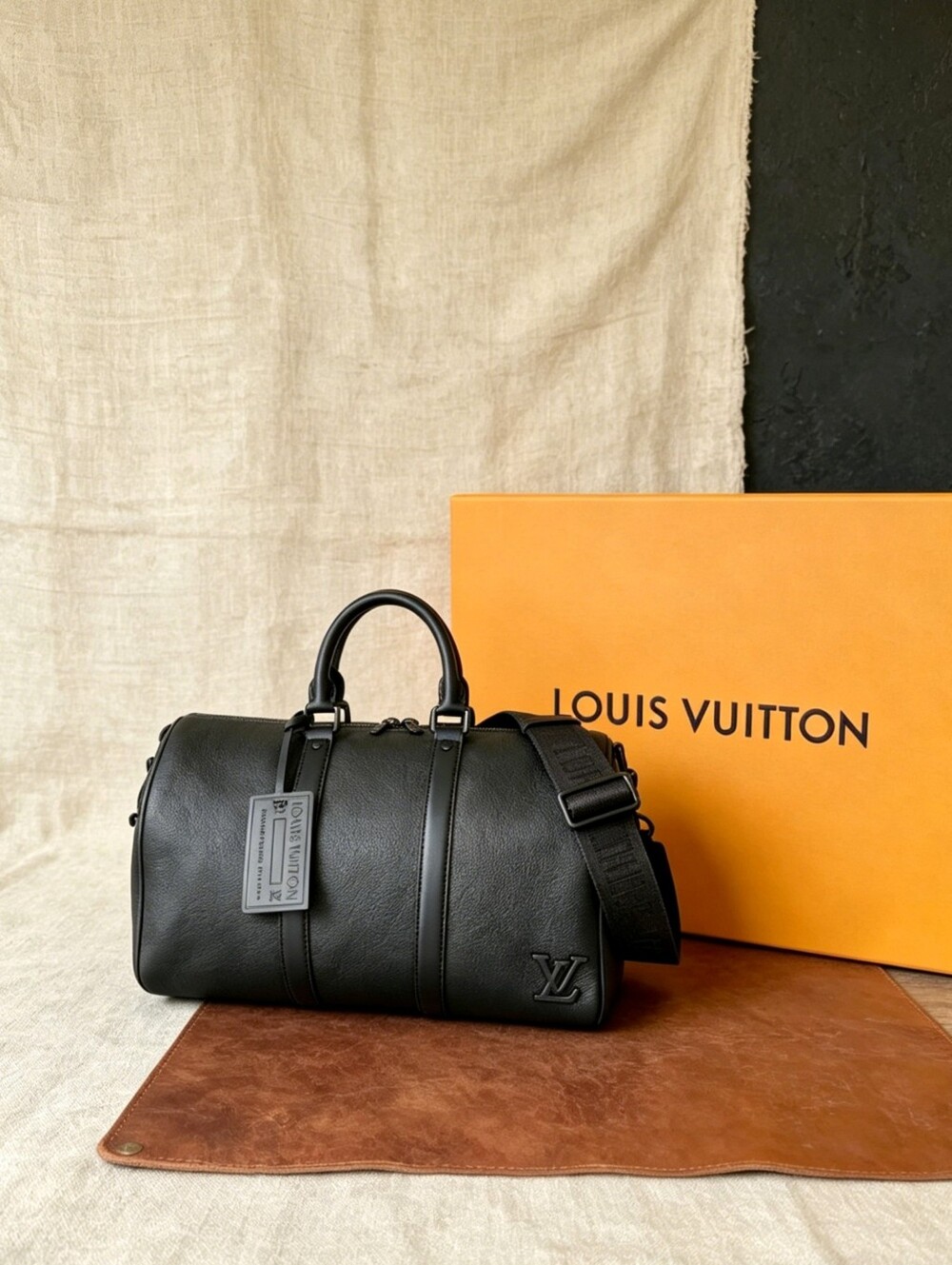 Louis Vuitton Keepall Bandoulière 50 Aerogram Black
